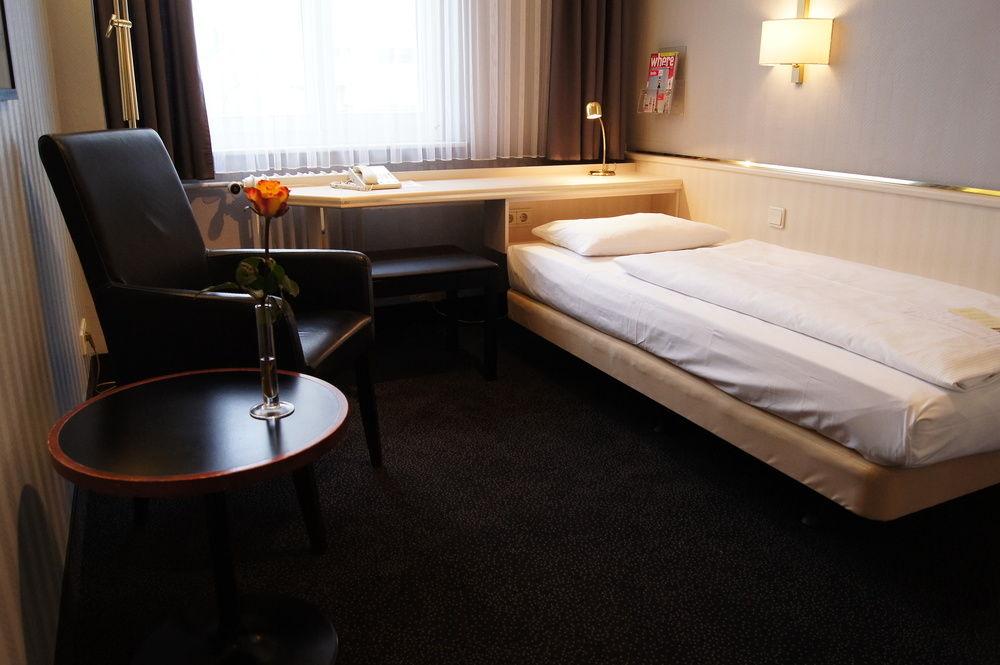 Berlin Plaza Hotel Am Kurfuerstendamm Exteriör bild