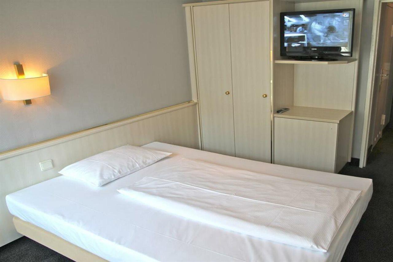 Berlin Plaza Hotel Am Kurfuerstendamm Exteriör bild