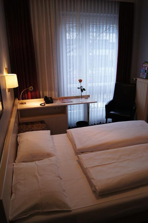 Berlin Plaza Hotel Am Kurfuerstendamm Rum bild