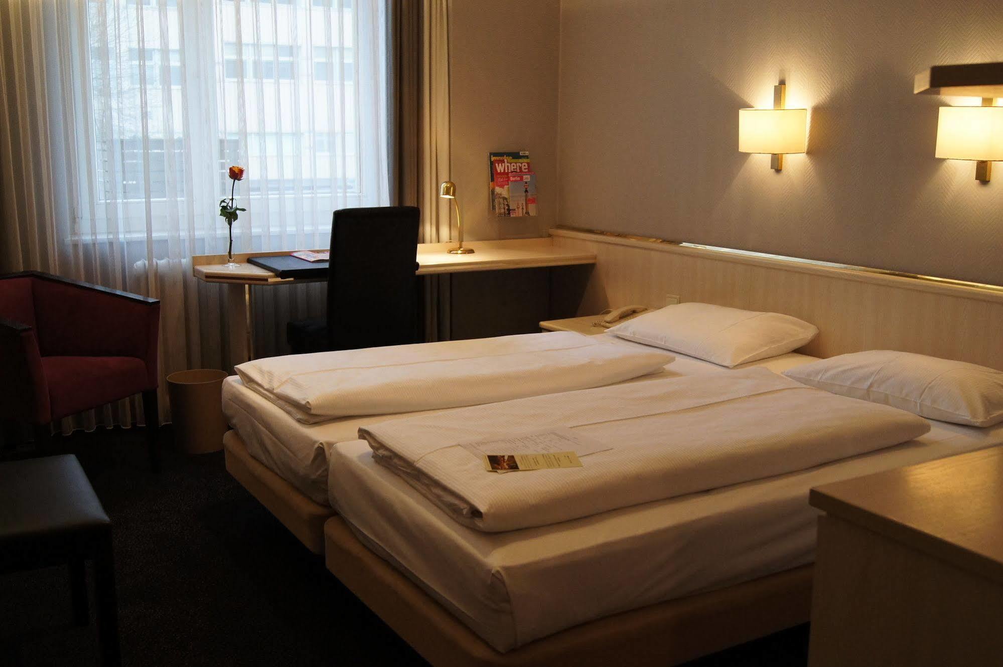 Berlin Plaza Hotel Am Kurfuerstendamm Exteriör bild